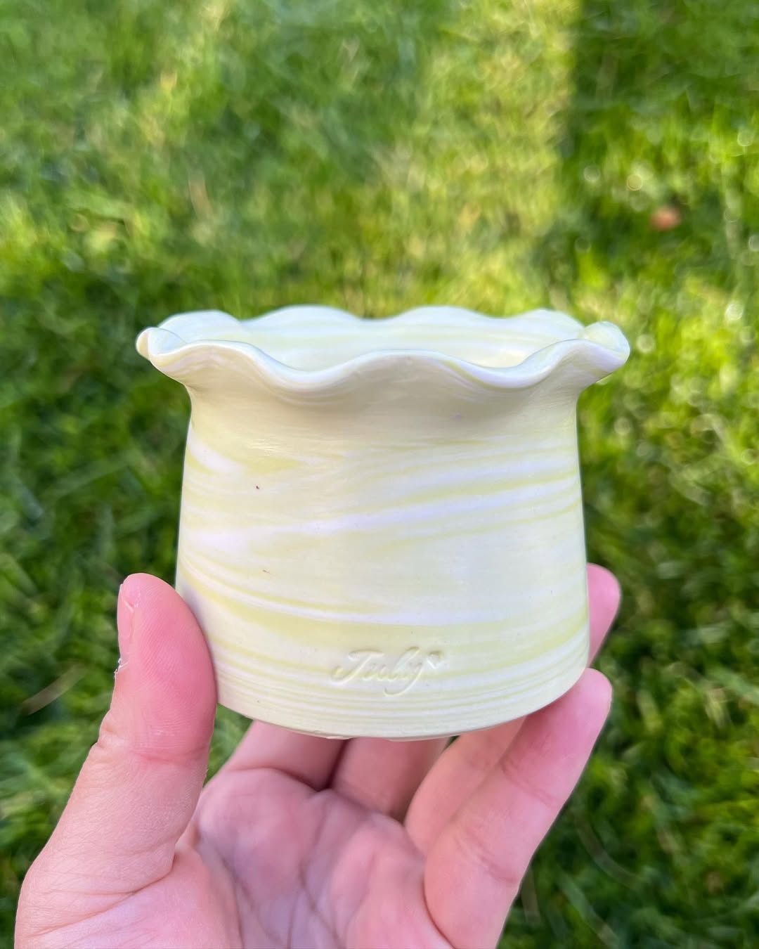 July Classic Matcha Latte Swirl Wavy Rim Flat Bottom Planter