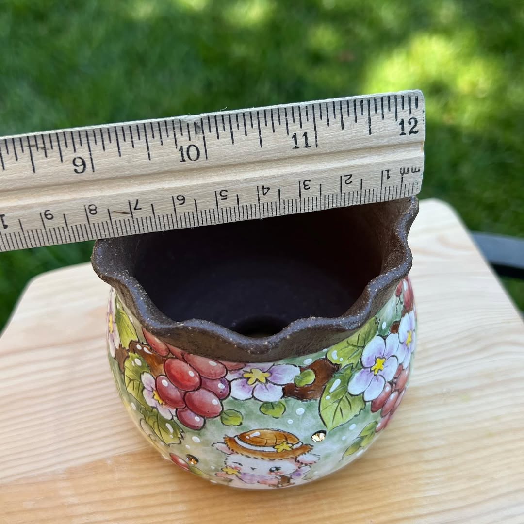 Spring Picnic Bunny Wavy Pinch Planter