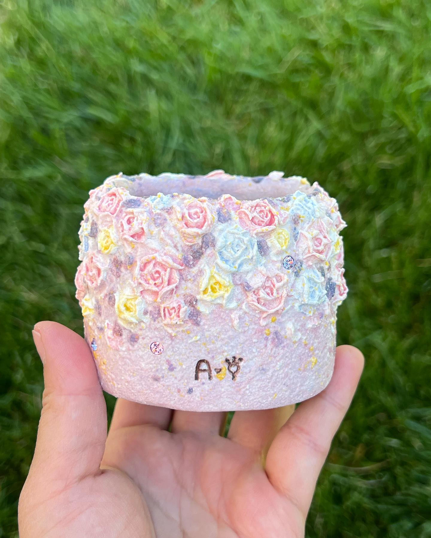 3D Sculpt Pastel Rose Garden Planter