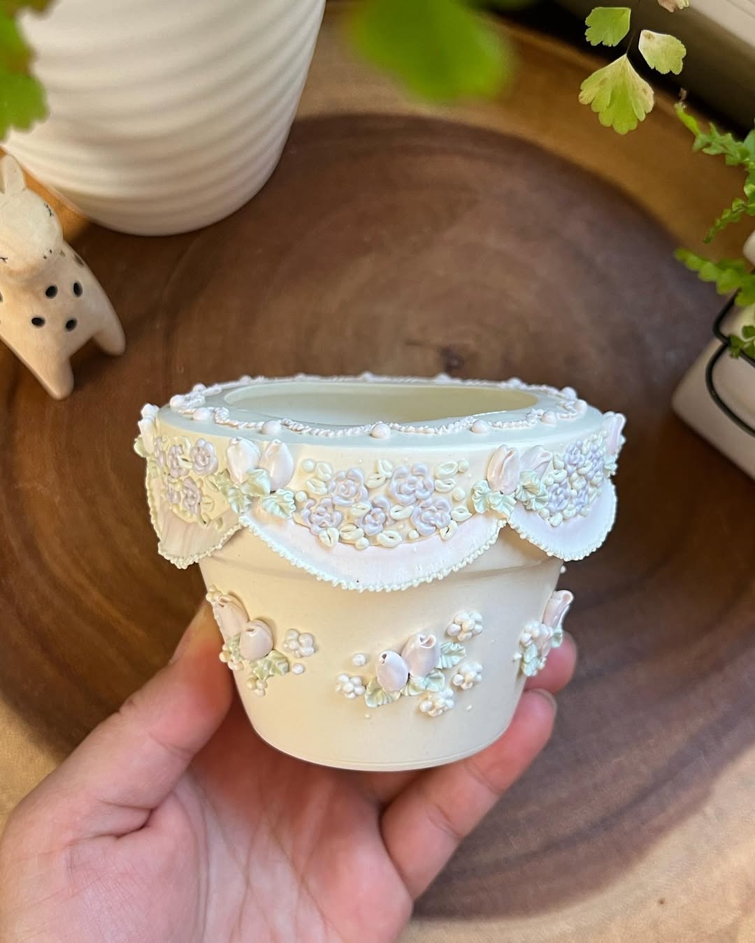 Creamy Pearl Lace Decor Planter