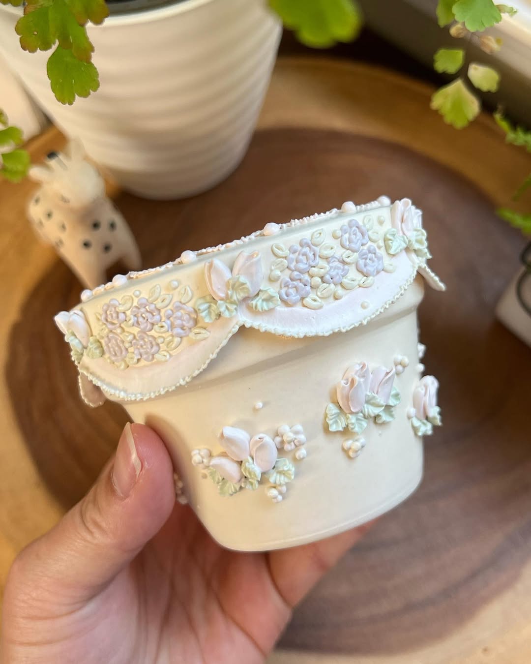 Creamy Pearl Lace Decor Planter