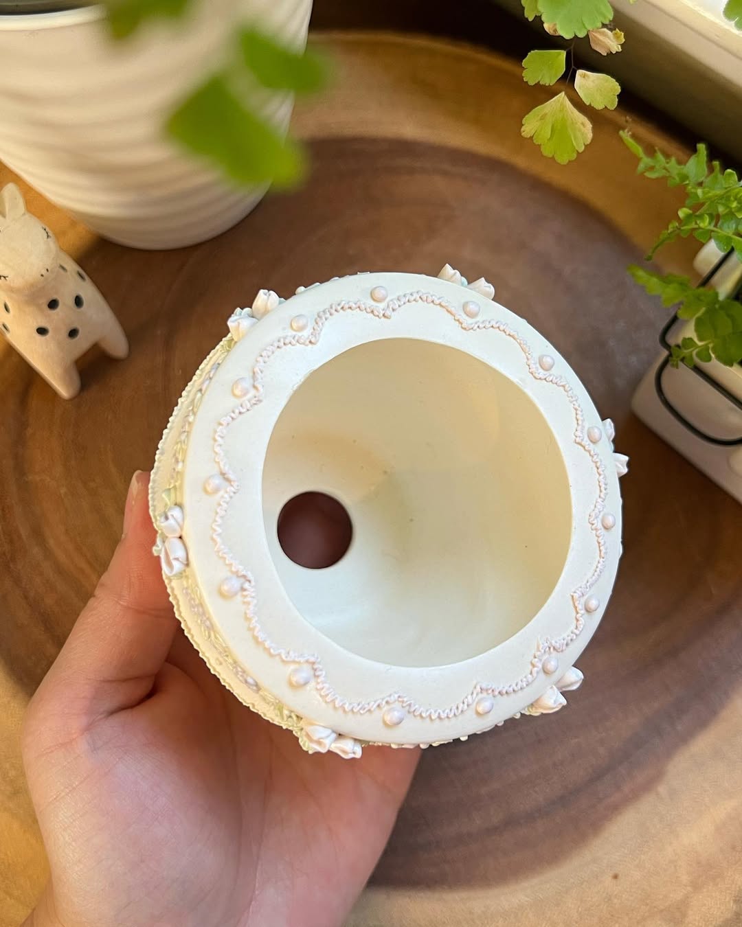Creamy Pearl Lace Decor Planter