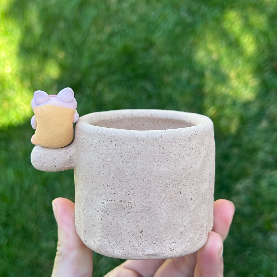 Piggy Reading a Book Planter