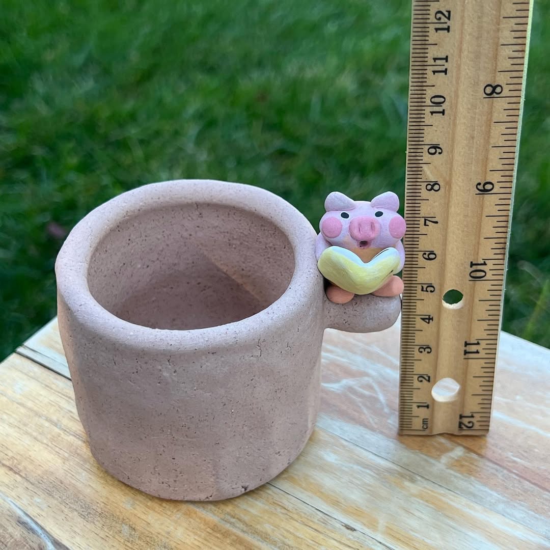 Piggy Reading a Book Planter