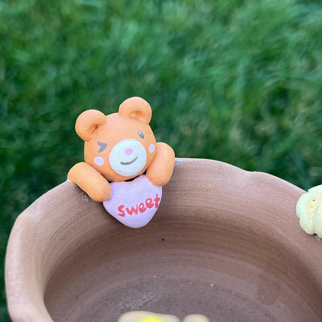 Sweetheart Bear Wavy Edges Planter