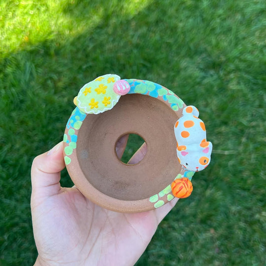 Kitty Cat With Ball Of Yarn Planter