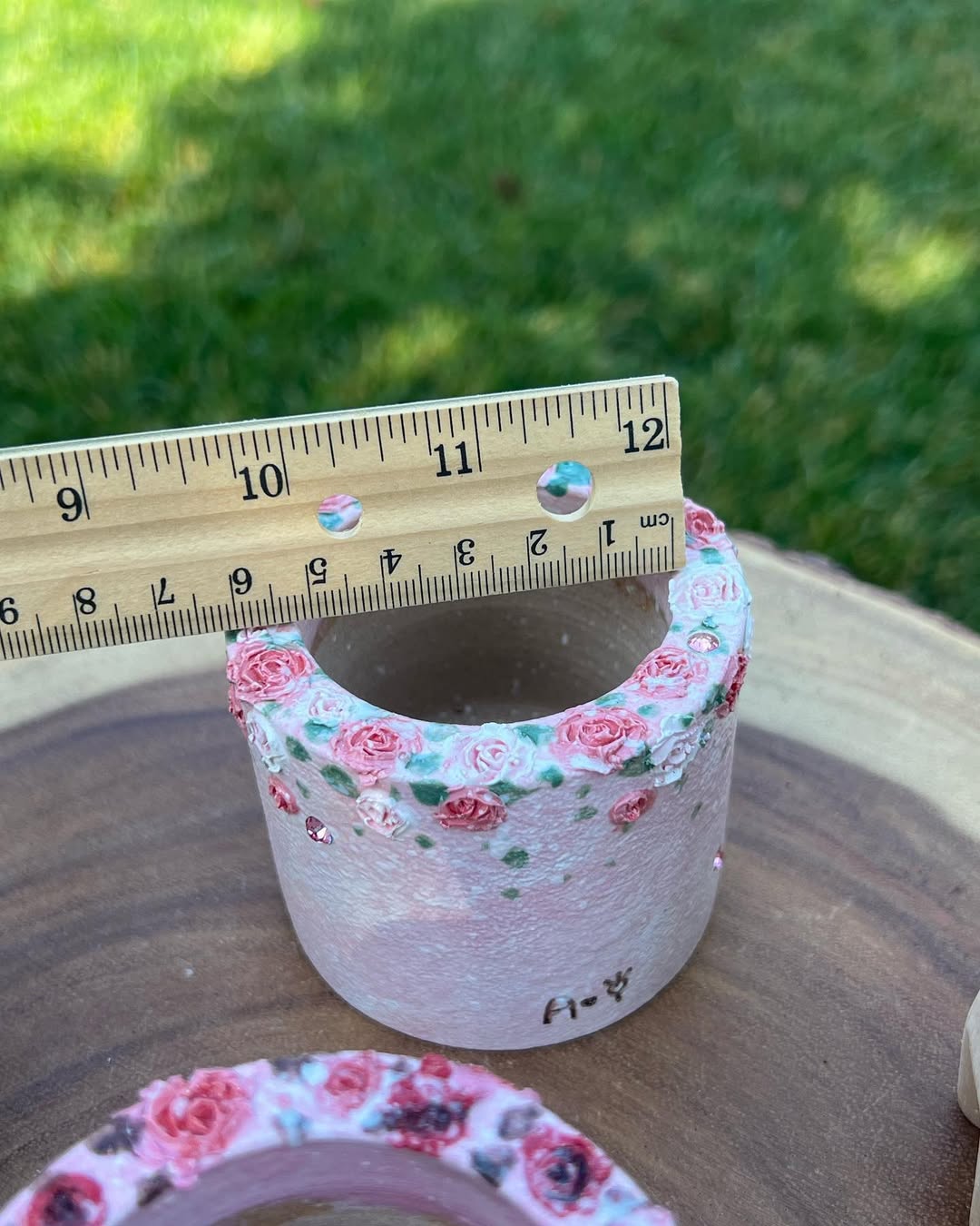 3D Roses In 3 Color Ound Planter