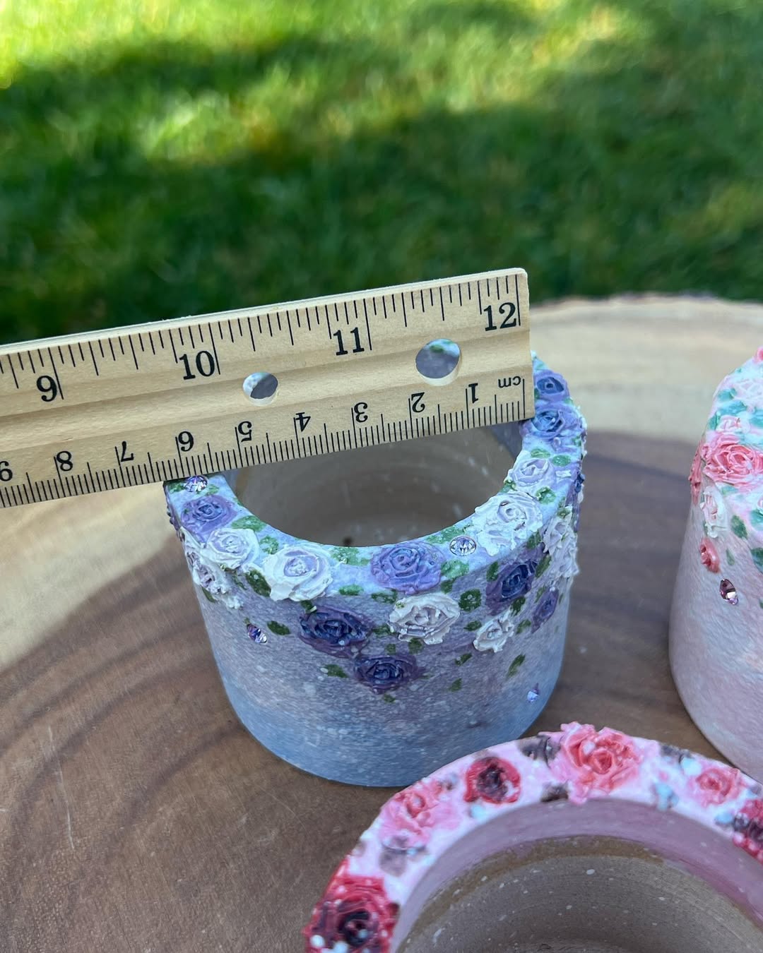 3D Roses In 3 Color Ound Planter