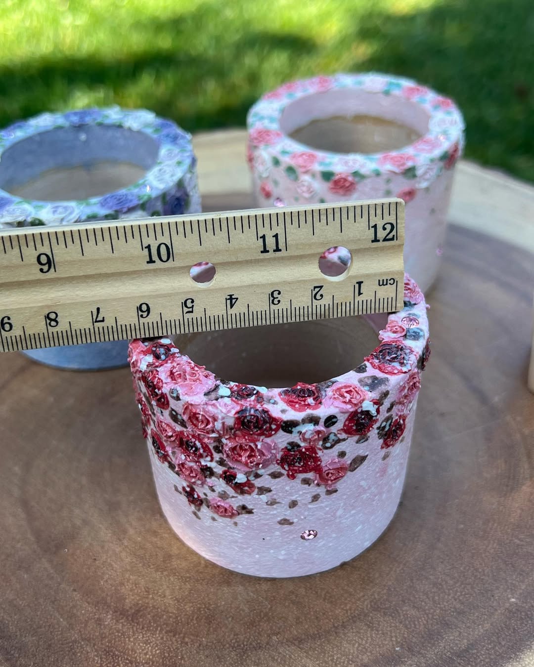 3D Roses In 3 Color Ound Planter