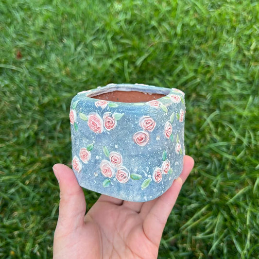 Fenny Rose Garden Round Edge Cube Planter