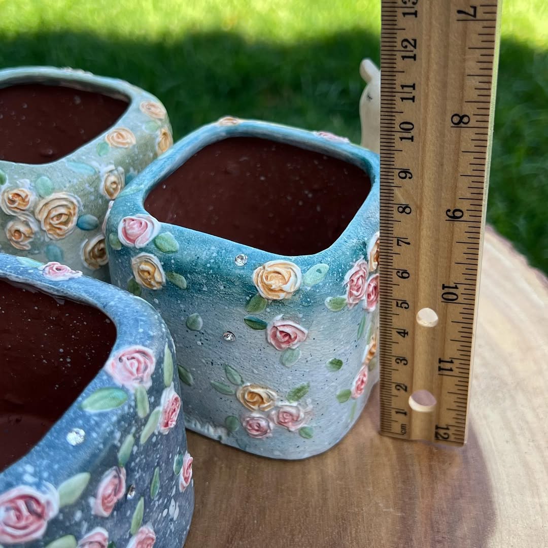 Fenny Rose Garden Round Edge Cube Planter