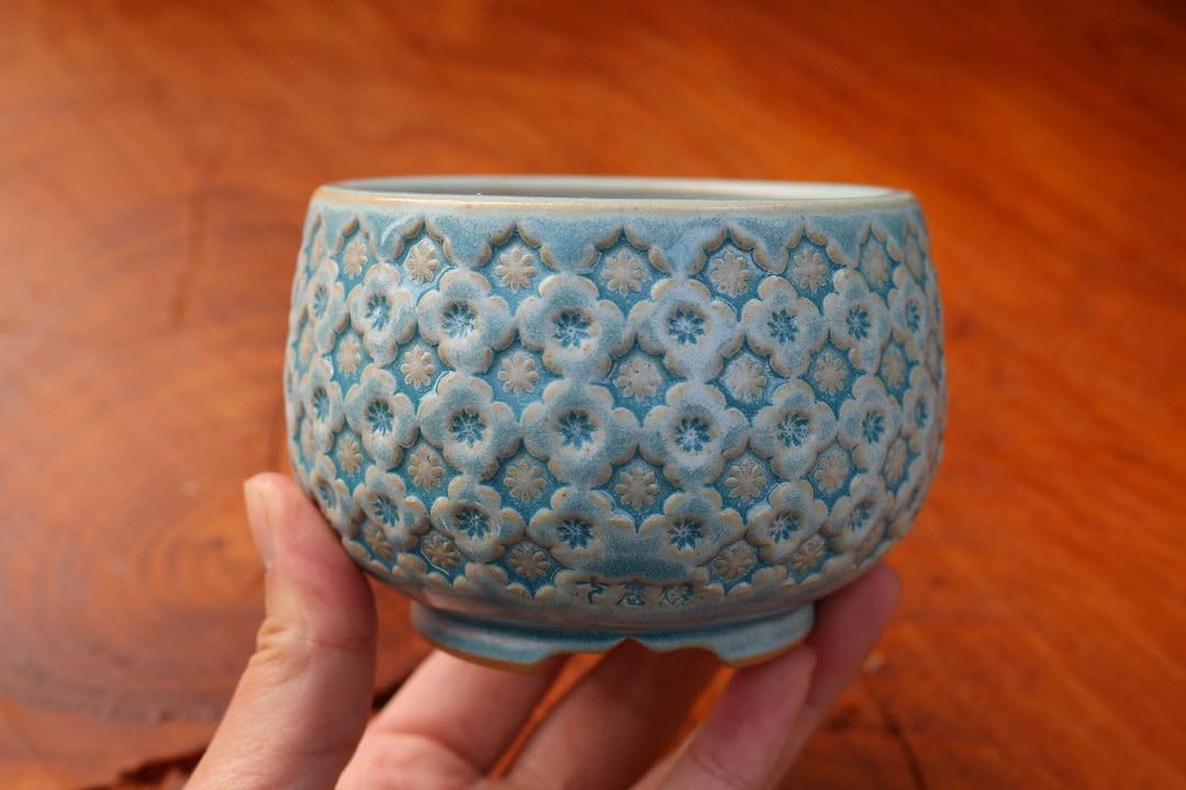 Blue Round Bloom Patterned Planter