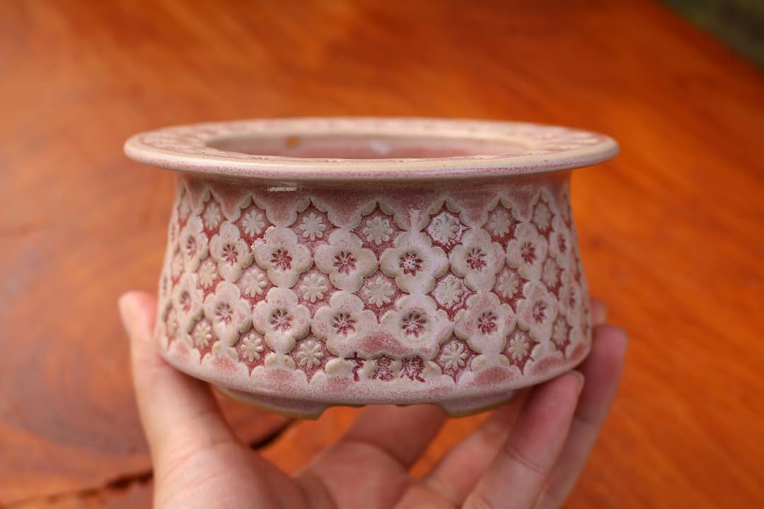 Periwinkle Classical Pattern Planter