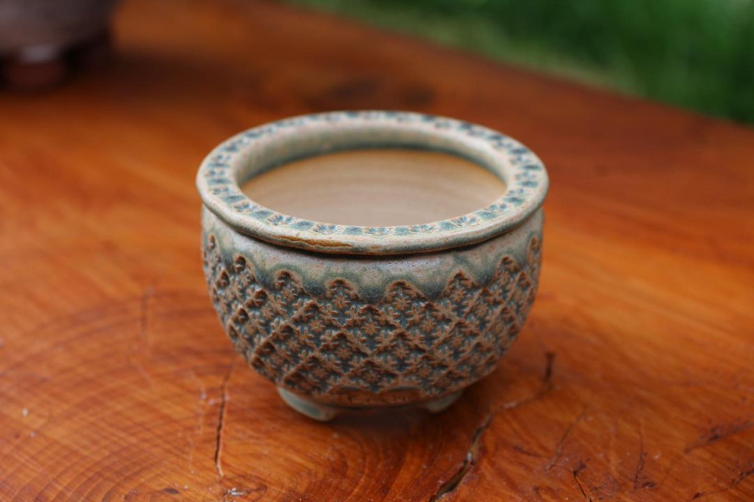 Textured Wave Accent Planter