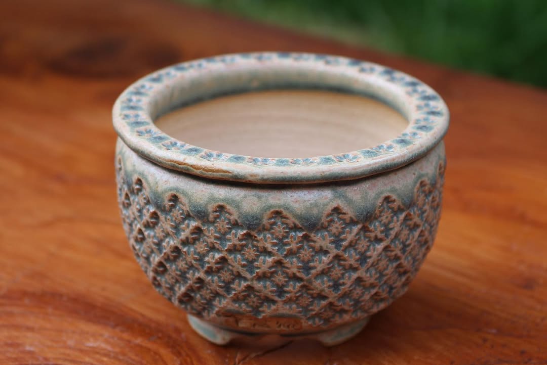Textured Wave Accent Planter