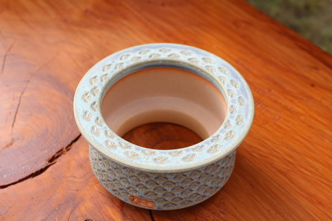 Periwinkle Classical Pattern Planter