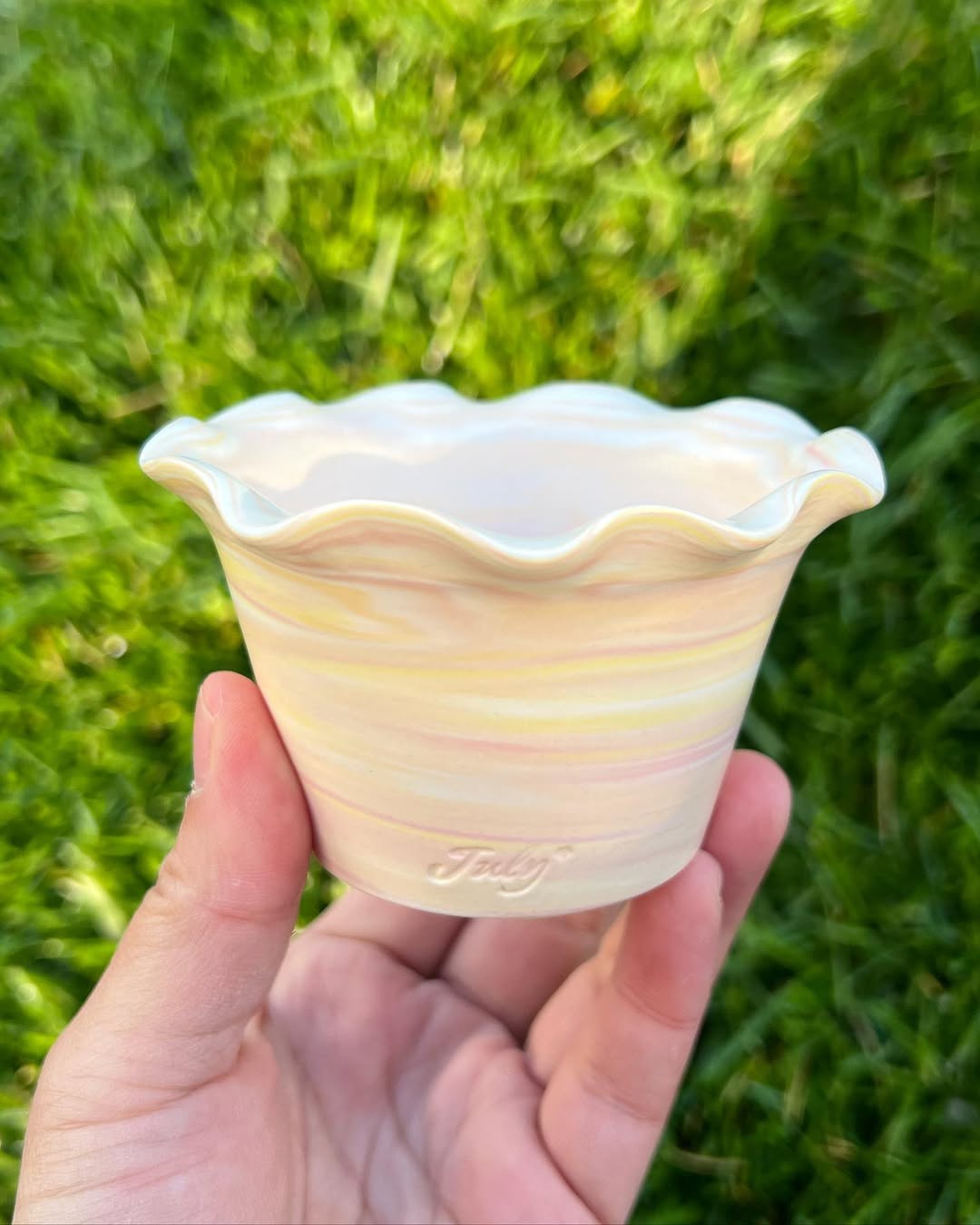 Flat Rim Planter July Classic Buttercream Swirl Wavy Rim Flat Bottom Planter – Kat and ...