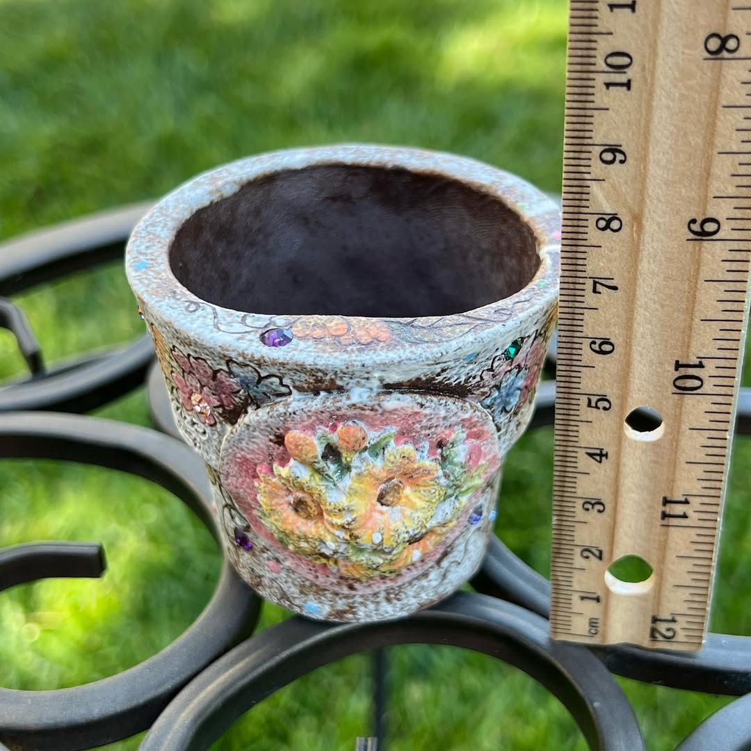Korea Vintage Style Sunburst Floral Planter