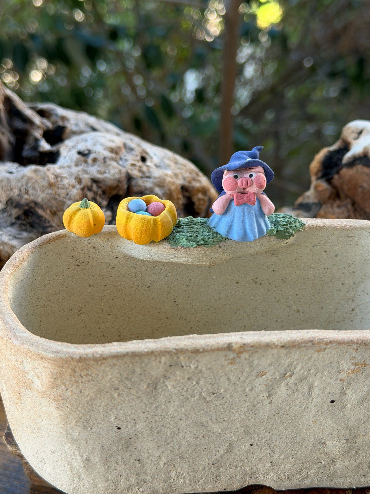 Yan Studio Halloween theme piggy pot - L