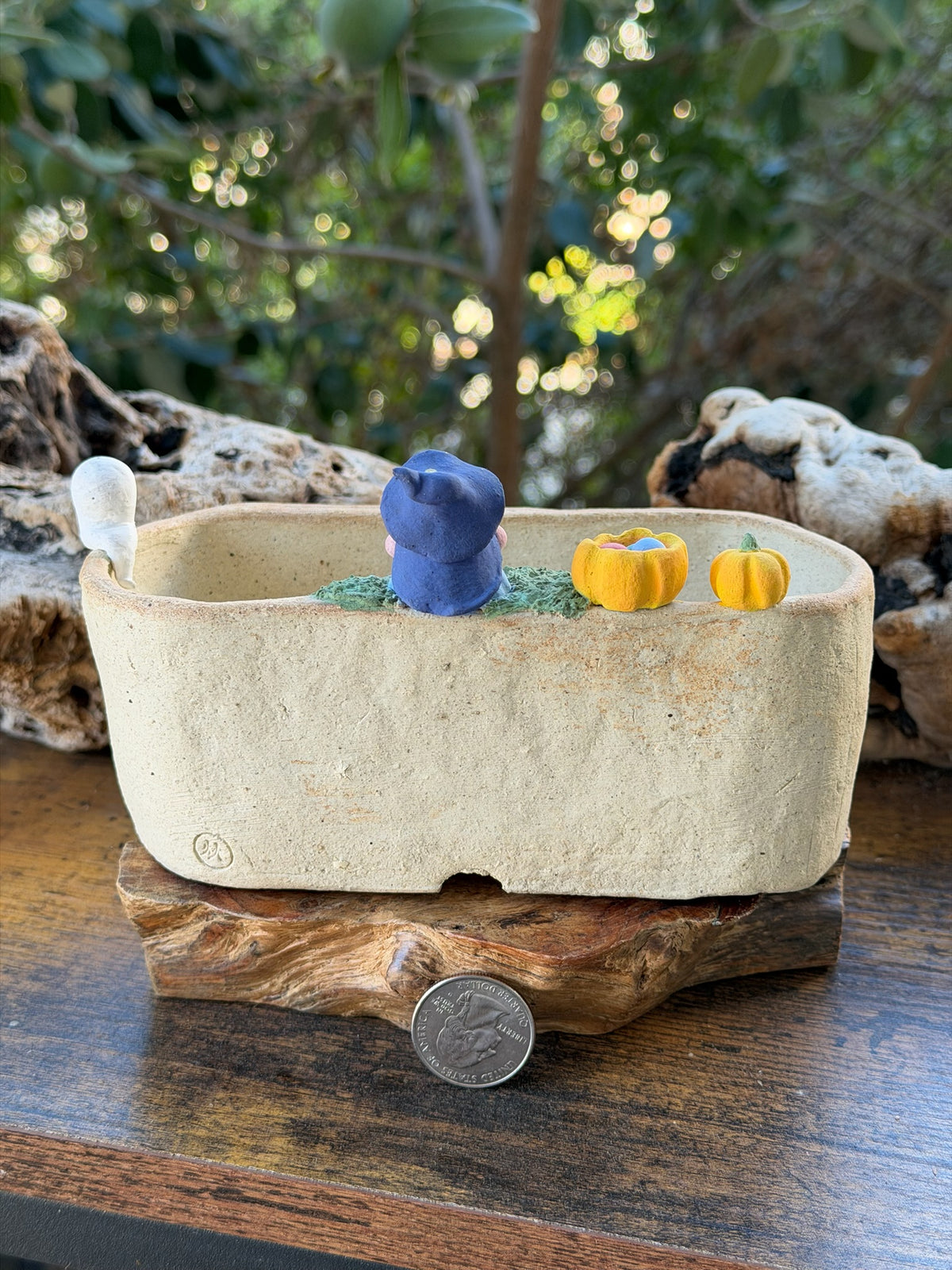 Yan Studio Halloween theme piggy pot - L