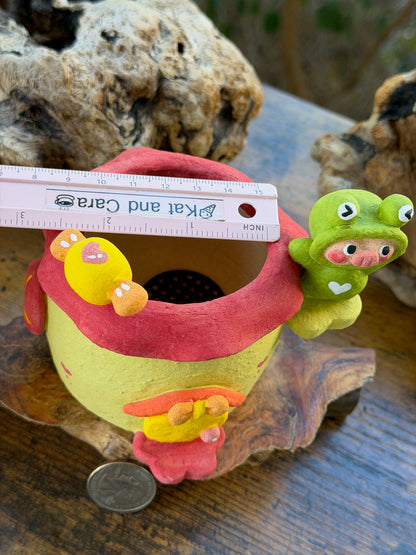 Little Frog House planter