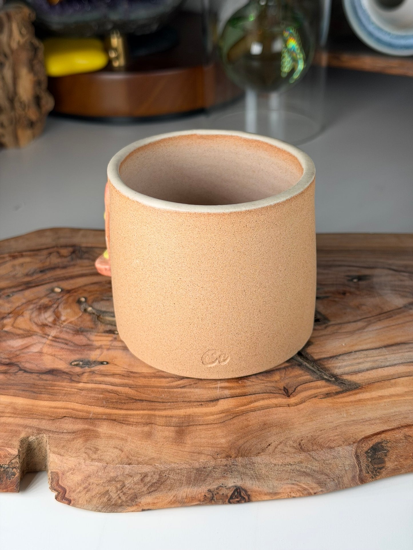 Bunny coffee shop -round